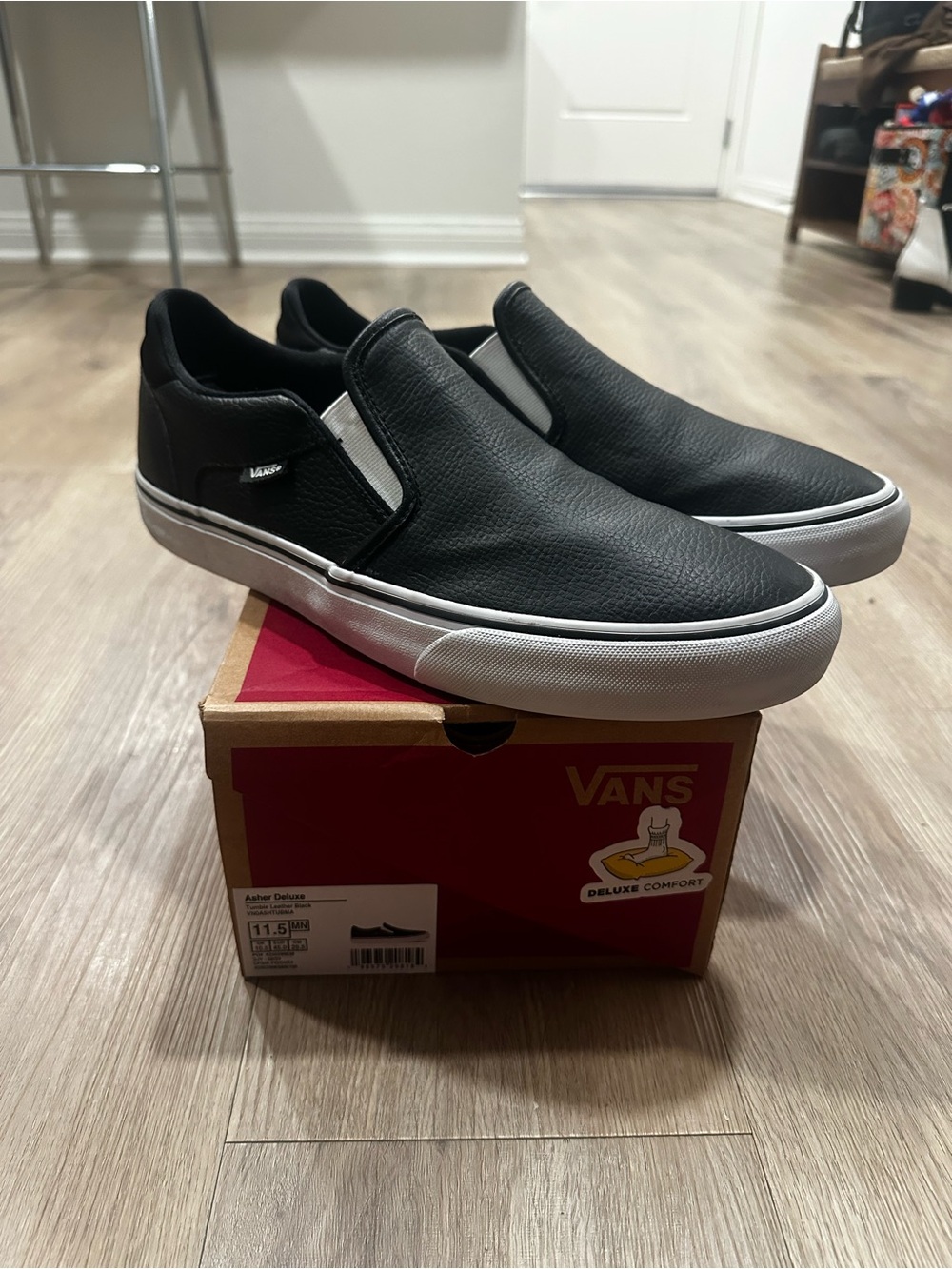Vans Asher Deluxe Tumble Leather Black men’s 11.5